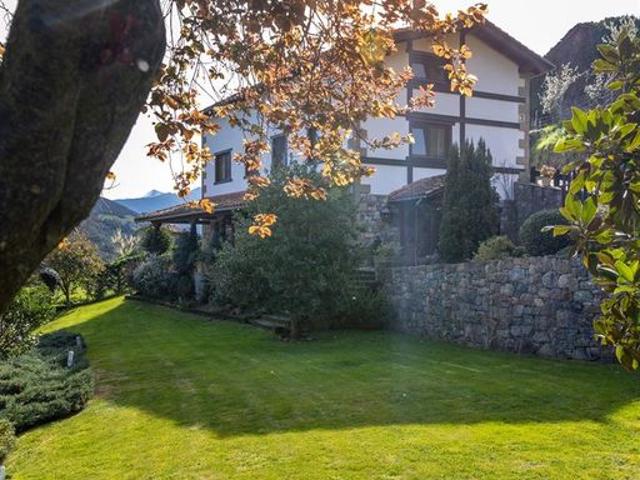 Vivienda de alto standing de 374 m2 en venta Pesaguero La Parte, Cantabria