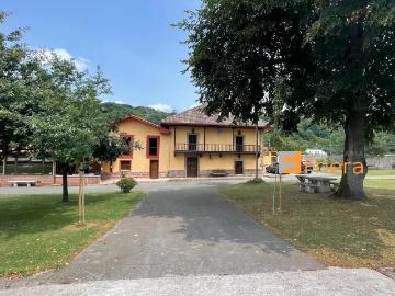 Vivienda exclusiva de 375 m2 en venta Oviedo, España