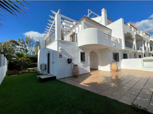 Vivienda exclusiva de 372 m2 en alquiler Nueva Andalucia, Andalucía