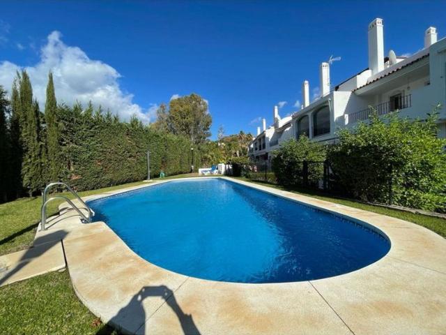 Vivienda exclusiva de 372 m2 en alquiler Nueva Andalucia, España
