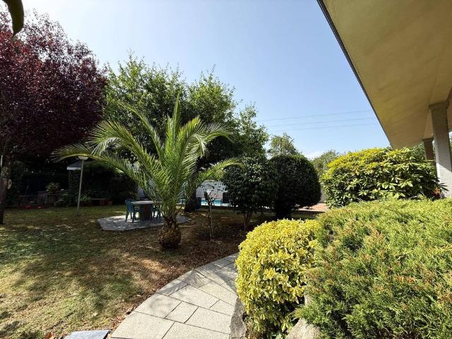 Vivienda de alto standing de 406 m2 en venta Pereiro de Aguiar, España