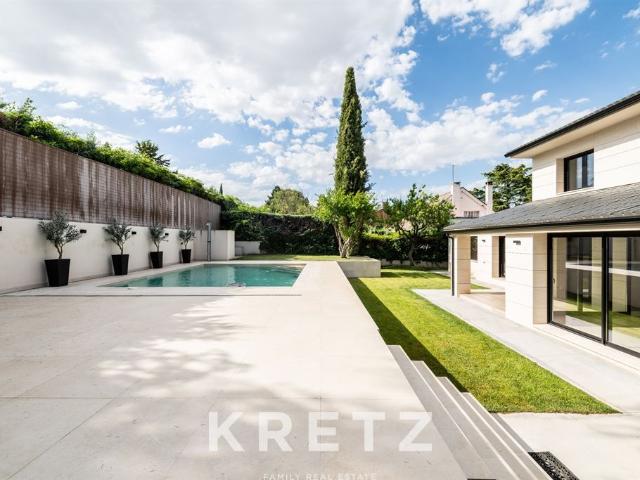 Vivienda exclusiva de 400 m2 en venta Pozuelo de Alarcón, España