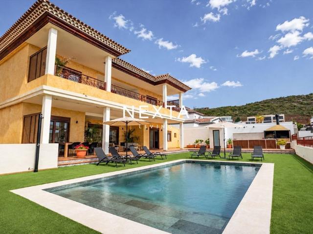 Vivienda exclusiva de 417 m2 en venta Adeje, Canarias
