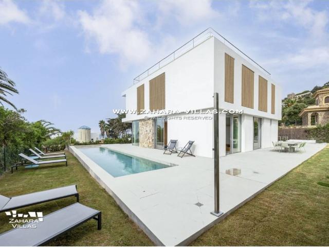 Vivienda exclusiva de 458 m2 en venta Zahara de los Atunes, Andalucía