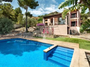 Villa en venta en Carrer de Santa Ponca - Jardín