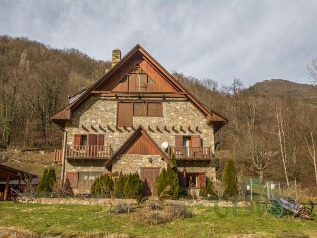 Vivienda exclusiva de 522 m2 en venta Les, España