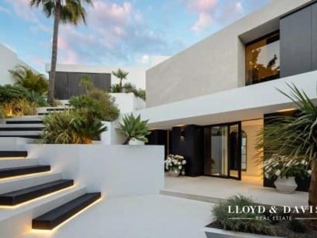 Vivienda exclusiva de 555 m2 en venta Marbella, Andalucía