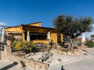 Vivienda exclusiva de 591 m2 en venta Cerdanyola del Vallès, Cataluña