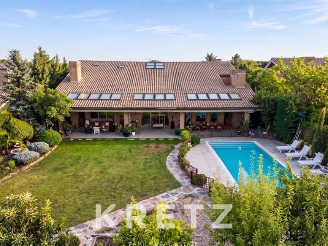 Vivienda exclusiva de 815 m2 en venta Pozuelo de Alarcón, España