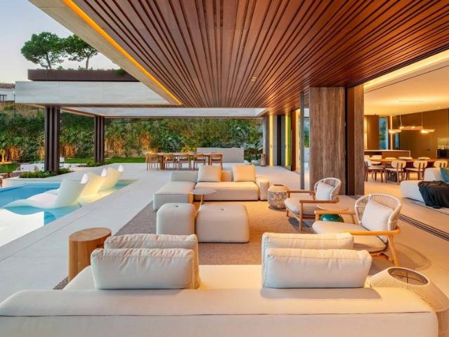 Vivienda exclusiva de 881 m2 en venta Benahavís, Andalucía