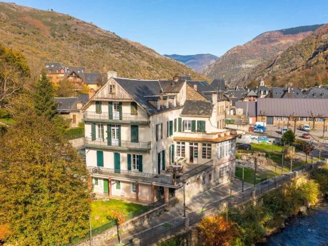 Vivienda de lujo de 935 m2 en venta Les, Cataluña