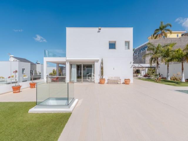 Vivienda exclusiva en venta Adeje, España