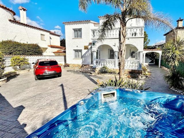 Vivienda exclusiva en venta Empuriabrava, España