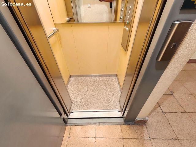 Vivienda exterior con terraza, garaje y trastero junto a la Feria de Muestras
