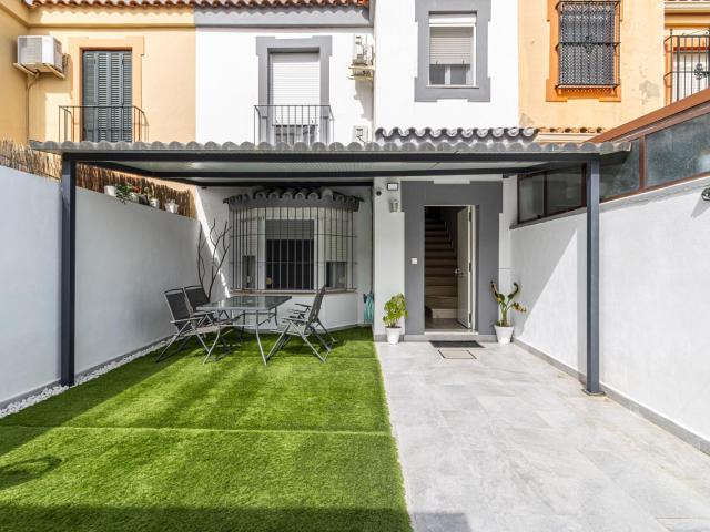 Vivienda Familiar con 3 Dormitorios y Patio