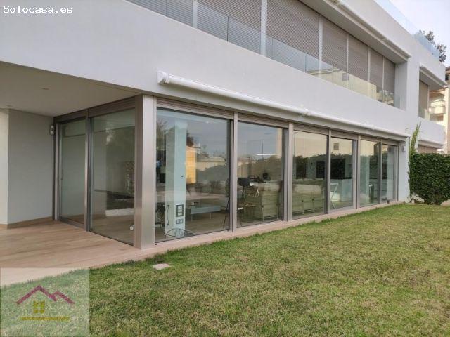 VIVIENDA FAMILIAR CON JARDIN Y PISCINA PRIVADA