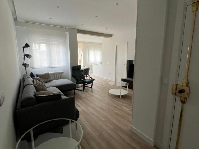 Vivienda ideal para estudiantes de últimos cursos, MIR, opositores, docentes, sanitarios, funcionarios o profesionales desplazados que busquen una estancia cómoda, tranquila y bien ubicada