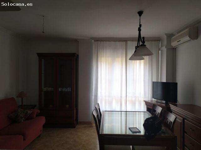¡Vivienda Ideal para estudiantes, profesores o sanitarios en El Zapillo – A 2 Minutos de la Playa!
