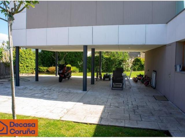 Vivienda Independiente de Reciente Construcción en Oleiros, Magnificas calidades, 6 dormitorios con
