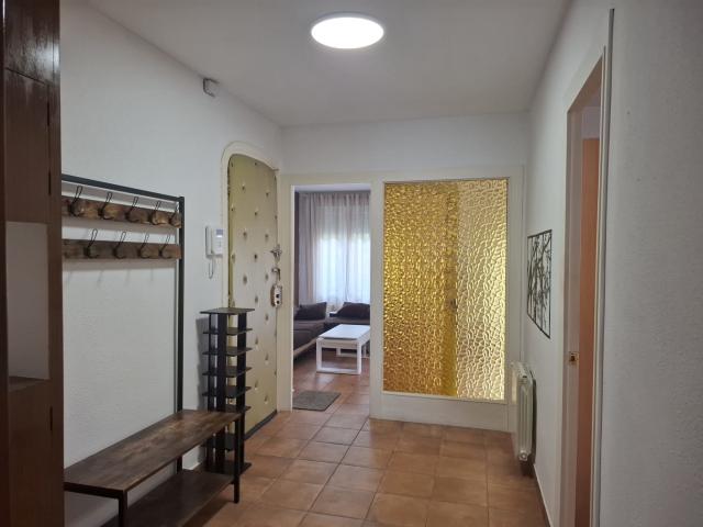 Vivienda lista para entrar a vivir en el Distrito EXTRAMURS,Barrio ARRANCAPINS, a 10 minutos caminando al centro. Muy bien comunicada con lineas de autobus y metro