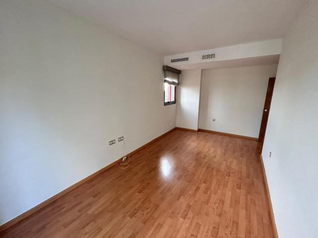 ¡Vivienda Luminosa Parc Central, Torrent! ✨