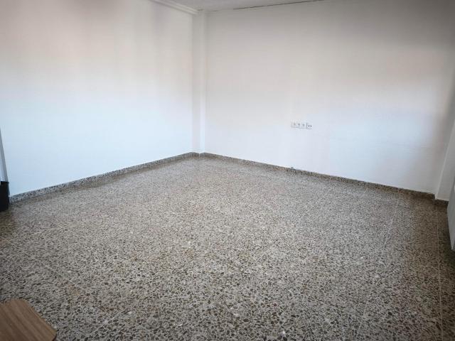 VIVIENDA MUY CENTRICA CON 4 DORMITORIOS
