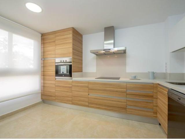 VIVIENDA NUEVA DE DISEÑO CON PISCINA,NUEVO A CINCO MINUTOS DE ELCHE X AUTOVIA