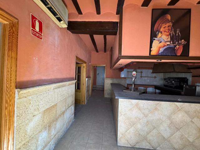 VIVIENDA PARA REFORMAR CON AMPLIAS POSIBILIDADES EN LOCALIDAD ACOGEDORA
