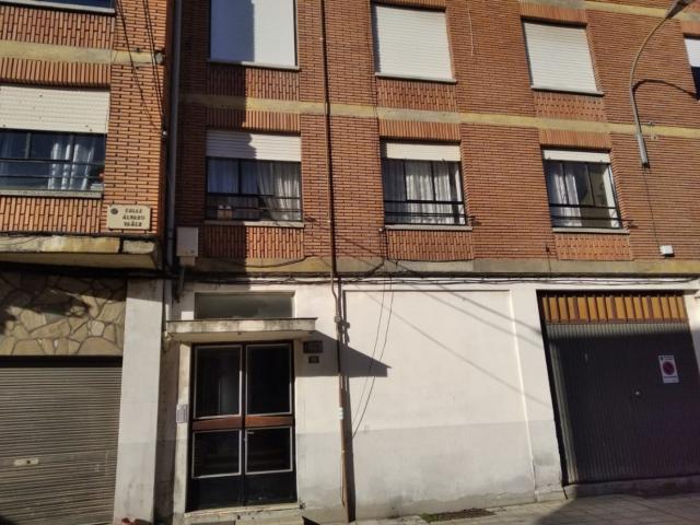 VIVIENDA PARA REFORMAR EN BEMBIBRE