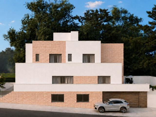 Vivienda Pareada de 3 Plantas 270 m2 Construidos