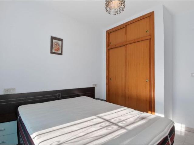 Vivienda pareada en esquina con parcela privada y gran solárium