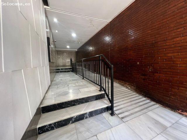 ¡Vivienda reformada con ascensor y terraza en La Viñuela!