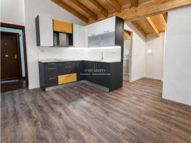 VIVIENDA REFORMADA EN URIBARRI