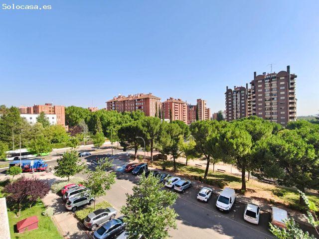 ? Vivienda REFORMADA lista para entrar a vivir 4 dormitorios con DOS Terrazas en Urbanización MONTES
