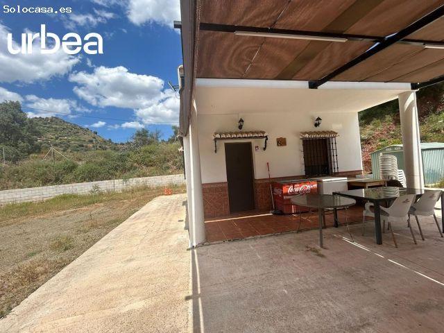 vivienda rural con piscina en almogia