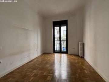 Vivienda señorial en la emblemática calle Alberto Aguilera. 4 dormitorios, exterior