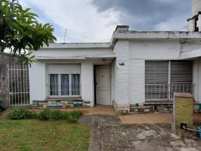 Vivienda sobre Mansilla 372, ciudad de Glew, Alte. Brown en Inmomap