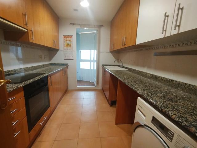 VIVIENDA EN ALQUILER CON PLAZA DE GARAJE Y TRASTERO