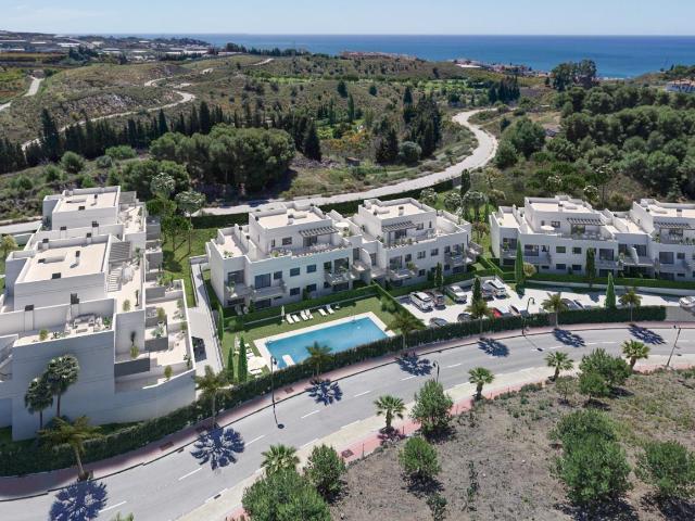 Viviendas de obra nueva en Baviera Golf, Vélez Málaga, con piscina, gimnasio, garaje y trastero