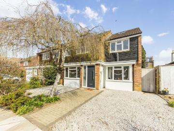 Vivienne Close, East Twickenham TW1, 4 bed property to rent, £5,495 pcm | PrimeLocation