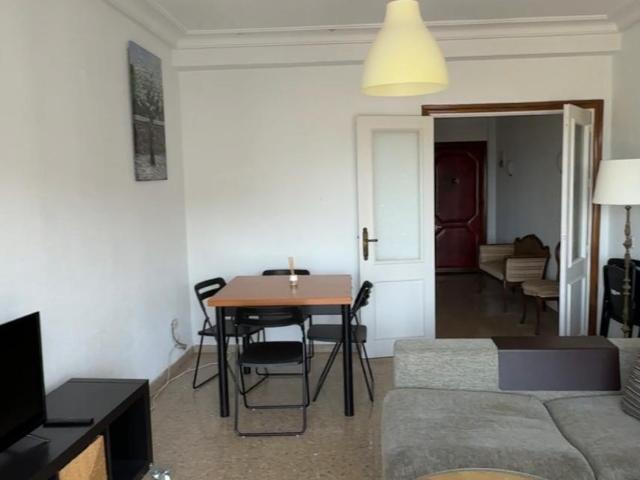 Vivir en un piso 14 en el Edificio Alba. Contrato de alquiler temporal curso académico o estancia por trabajo