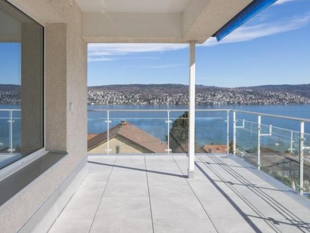 Vivre avec vue sur le lac de Zurich Maison individuelle rénovée à Kilchberg