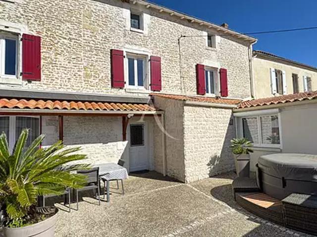 Vix 85770 Achat / Vente maison 8 pièces t8 au dernier étage