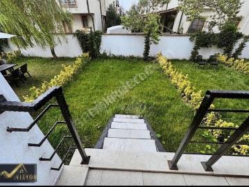 Vizyon Emlaktan Kiralık 4+1 Bahçeli 6 Adet Villa İçinde