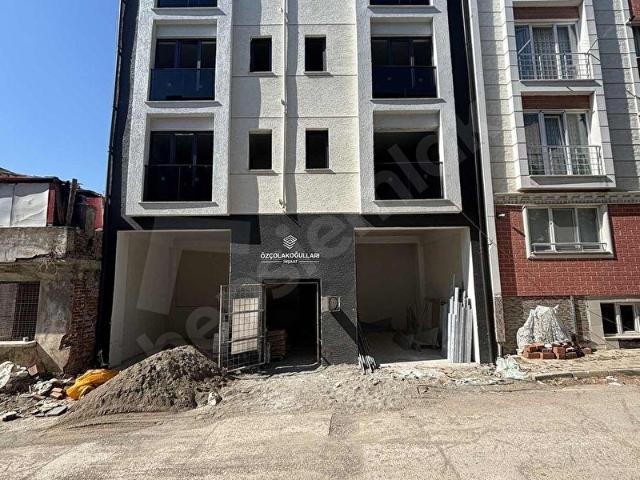Vizyondan Çınarlı Mah. Satılık Giriş Kat Bahçeli 1+1 Daire