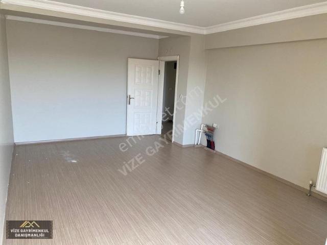 Vize Devlet Mah. Ana Cadde Üzerinde Kiralık 4+1 Dublex Daire
