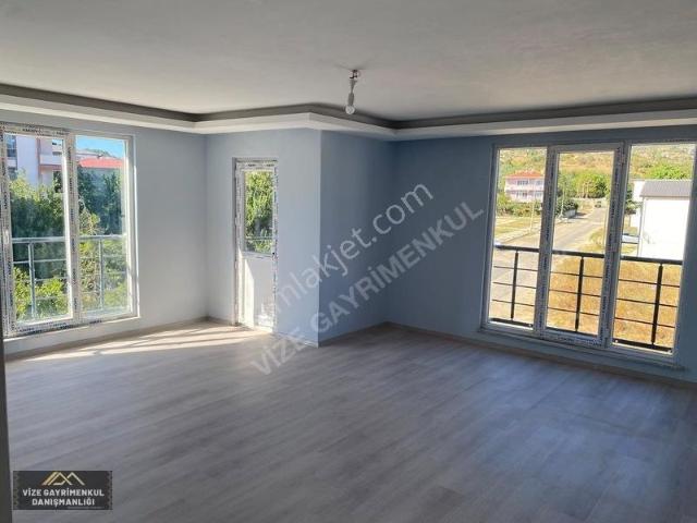 Vize Evren Mah.ana Cadde Üzerinde Sıfır 3+1 Kiralık Daire