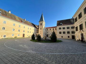Von 60,25 m² 139,90 m², wohnen oder arbeiten in einem geschichtsumwobenen Gebäude!