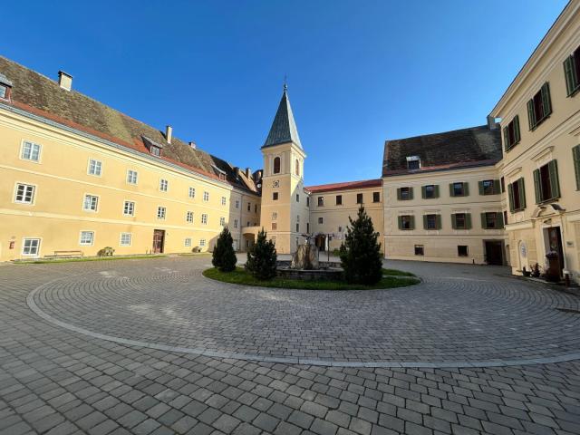 Von 60,25 m² 139,90 m², wohnen oder arbeiten in einem geschichtsumwobenen Gebäude!