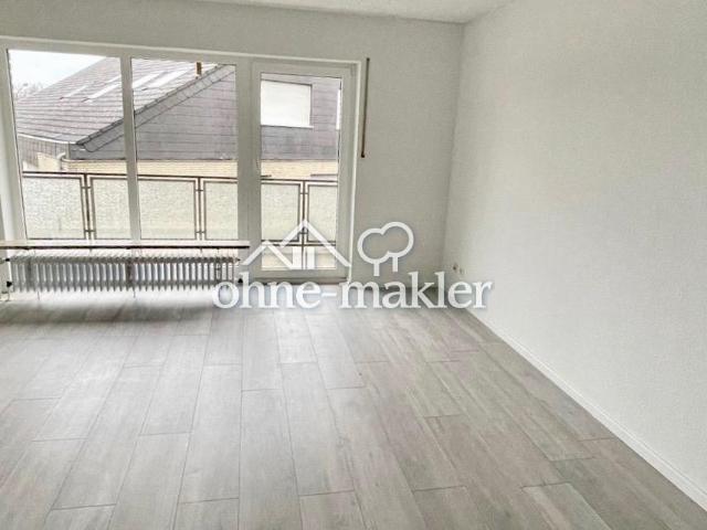 Von priv. schönes 1 Zi. Single Appartement in Pad Schloß Neuhaus, ruhige Lage m. Balkon 2.OG